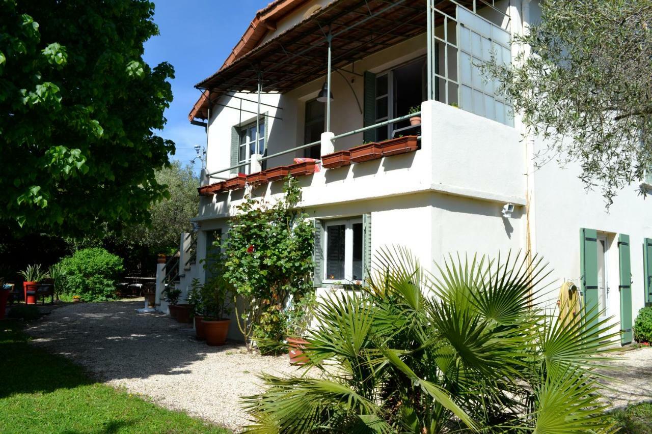 L'Oustalet Bed & Breakfast Uzes Exterior photo